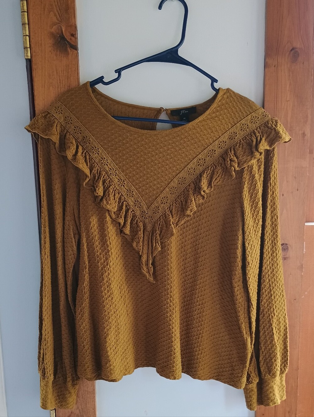 J.CREW Ruffle Trim Honeycomb Knit Blouse Top Shirt Keyhole Sz M boho